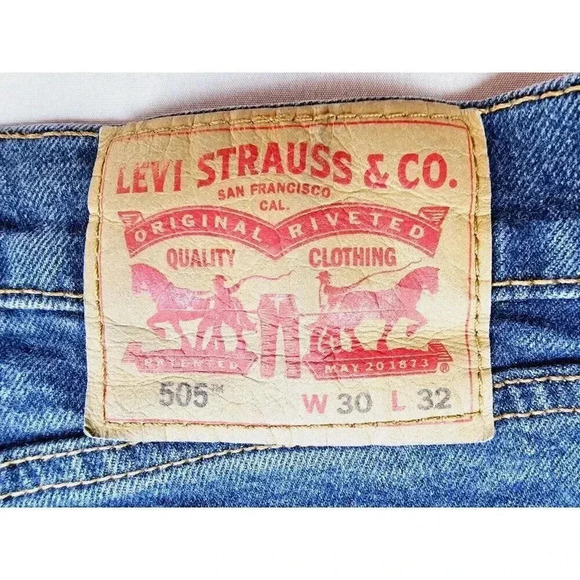 Levi's Size 30X32 Men's 505 Blue Denim 5 Pocket Logo Tag Jeans - Picture 3 of 13